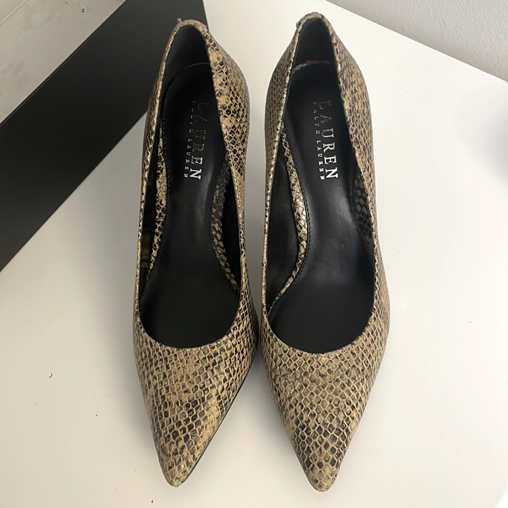 Ralph Lauren pump 7.5